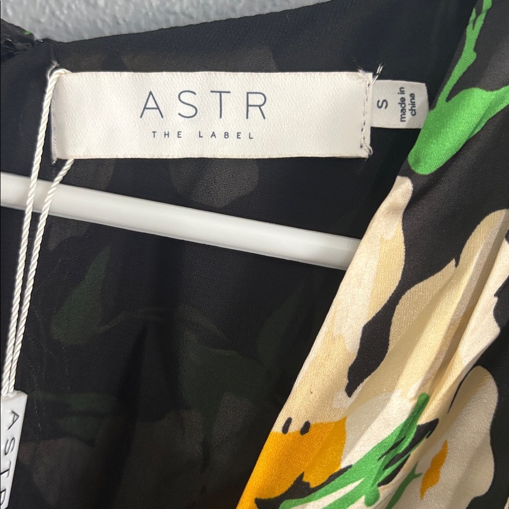 Astr Black and Yellow Floral Dress - Picture 7 of 8
